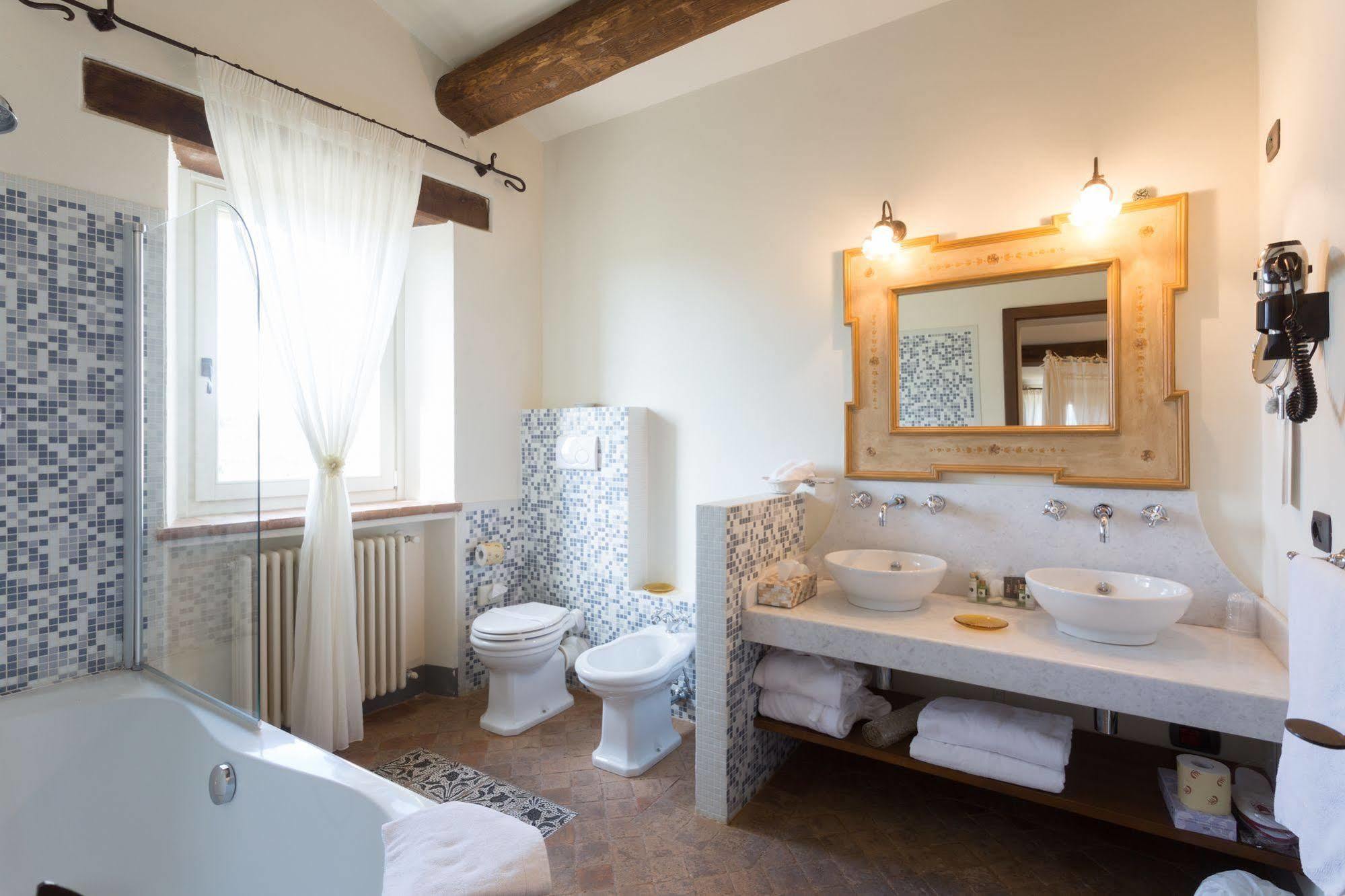 La Palazzetta Del Vescovo Guest House Fratta Todina Eksteriør bilde