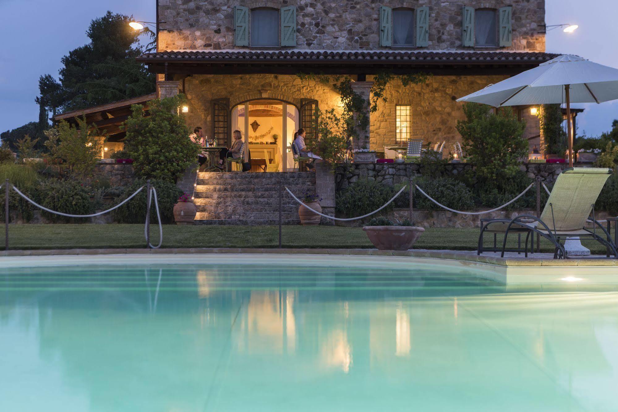 La Palazzetta Del Vescovo Guest House Fratta Todina Eksteriør bilde